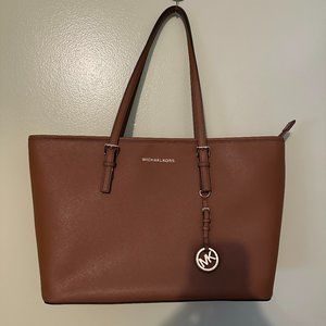 Michael Kors - Jet Set Travel Large Saffiano Leather